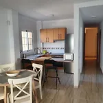 Heated Pool,parking,air,wifi Appartement *