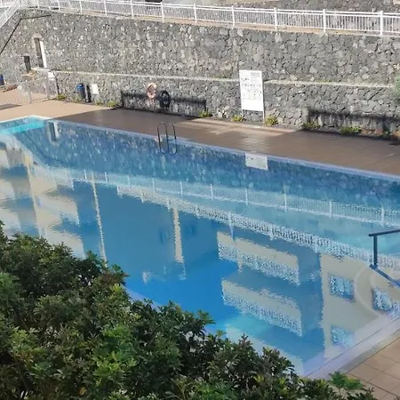 Heated Pool,parking,air,wifi شقة بالم مار