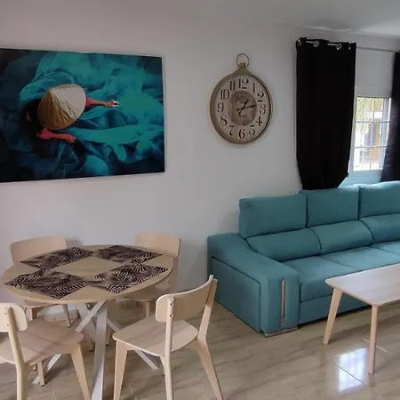 Heated Pool,parking,air,wifi شقة *