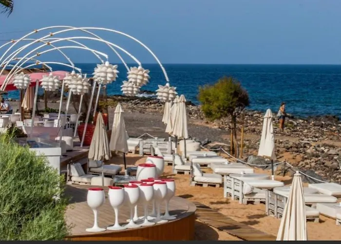 Heated Pool,parking,air,wifi
